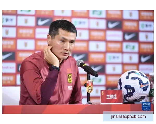 国足全新战袍震撼亮相邵佳一亲临现场助阵